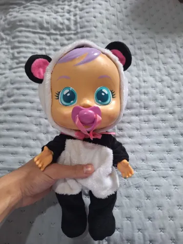 Boneca da coleção cry babys! Produto em perfeito estado! funcionando perfeitamente!