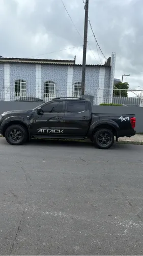 Caminhonete Frontier diesel bi-turbo
