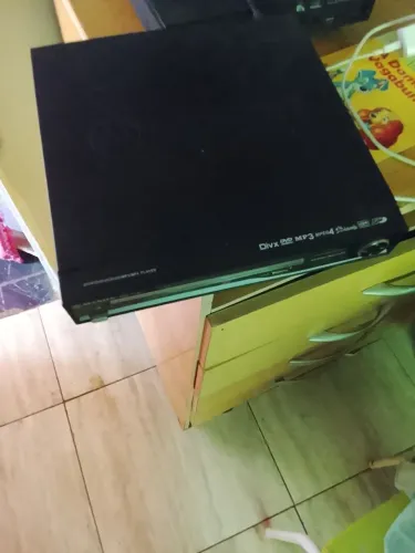 Vendo DVD sem controle bom brinde 