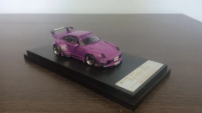 Miniatura street weapon