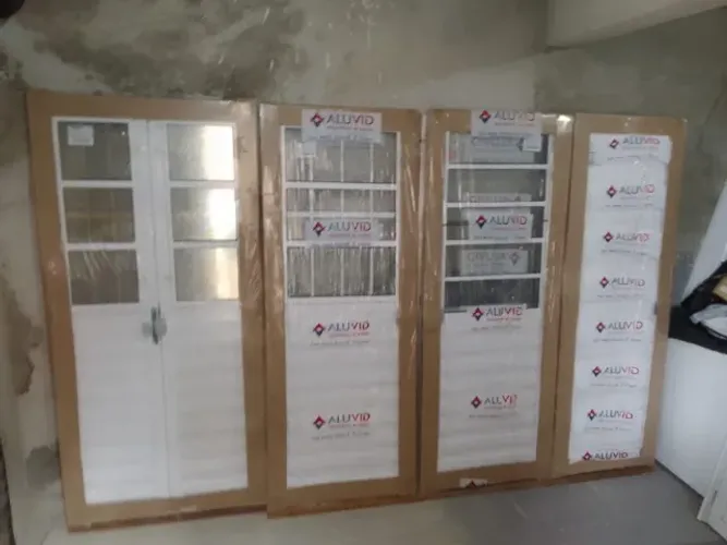 Portas e Janelas em Alumínio: (Consultar: (Modelo) (Tamanho) e (Preços)