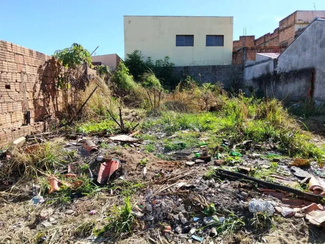 Terreno à venda, 200 m² por R$ 210.000 - Oneida Mendes - Uberaba/MG