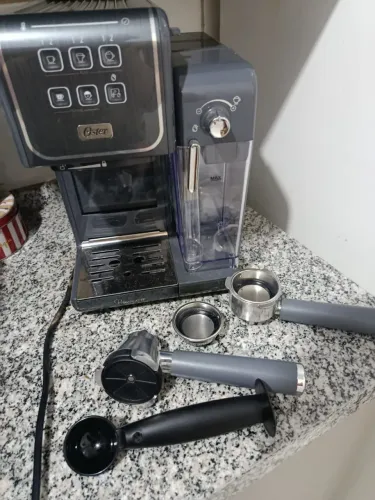 Cafeteira PrimaLatte Touch OsterCafeteira PrimaLatte Touch Oster