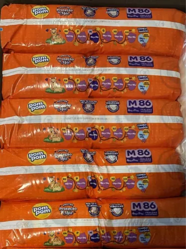 LOTE DE FRALDAS TAMANHO M