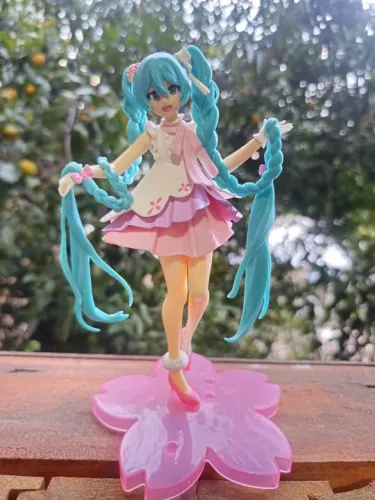 Figure Hatsune Miku trancinhas bootleg
