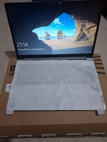 Vende-se NOTEBOOK NOVO NA CAIXA.