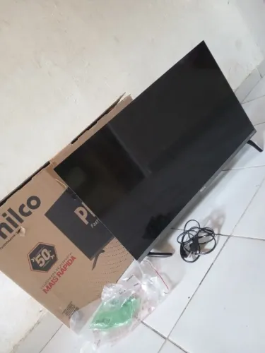 TV Philco 32" LED Com Defeito na Tela - Menos de 1 Mês de Uso