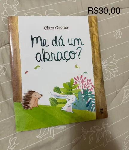 Livro ?Me da um abraço?
