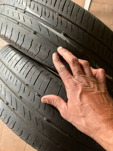 2 pneus 185/70 ARO 14 CONTINENTAL seminovos ?