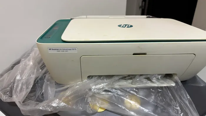 Vendo uma impressora desk jet da HP em bom estado de uso , modelo advantage 2676