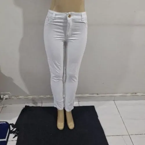 Calça jeans feminino branca