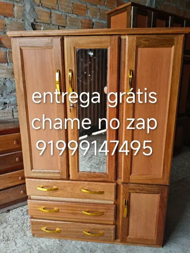Guarda roupa de madeira 3 portas novo
