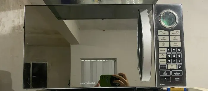 Microondas britania 
