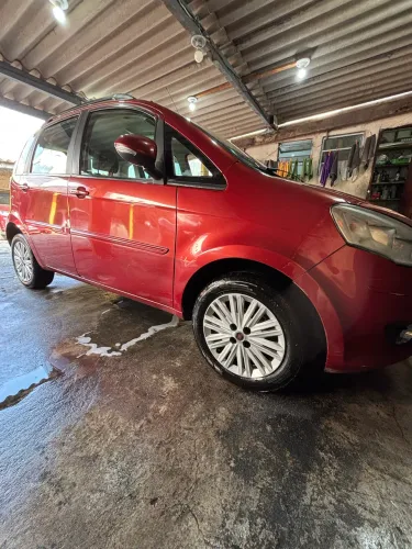Fiat Idea Attractive 1.4 Fire Flex 8V 5P 2012