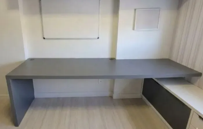 MESA PLANEJADA EM MDF PARA ESCRITÓRIO - R$ 700