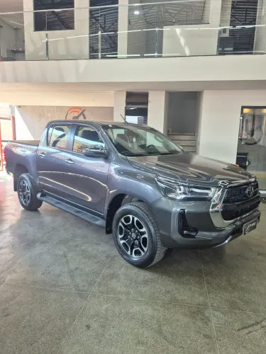 Toyota Hilux CD SRX 4X4 2.8 TDI 16V Diesel Aut. 2025