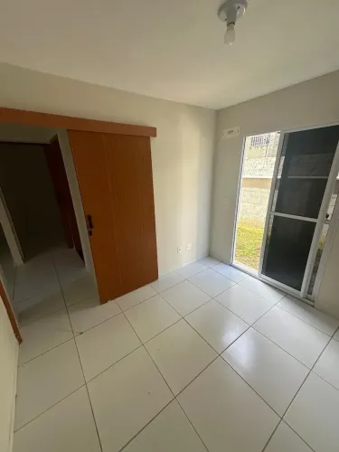 Alugo apartamento térreo no Condomínio Cidade de Bourbon - com quintal - Avenida Rei de Fr