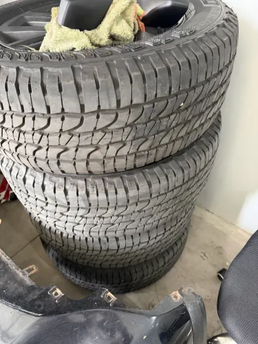 Roda Hilux mais pneus
