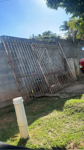 Portão de ferro maciço 