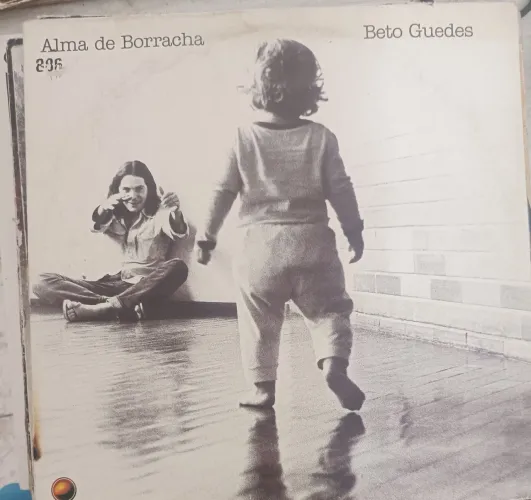 Beto Guedes - Alma de Borracha LP com encarte,vinil sem arranhões , capa pouco desgastada 