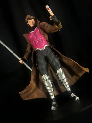 Boneco colecionável figure do Gambit X Men em impressão 3D.
