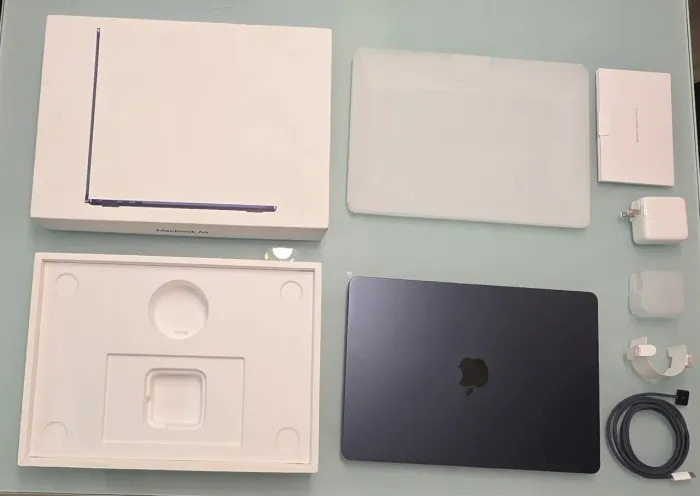 MacBook Air M4 2025 | Midnight | Impecável | 30 ciclos bateria, garantia Apple até 30/09