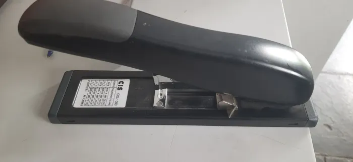 Grampeador Profissional CiS 1000 de alta capacidade