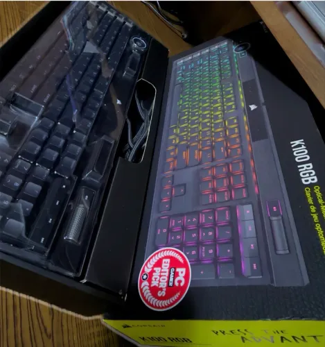 Teclado CORSAIR K100 RGB