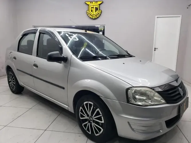 Renault Logan Authentique Hi-flex 1.0 16V 4P 2013