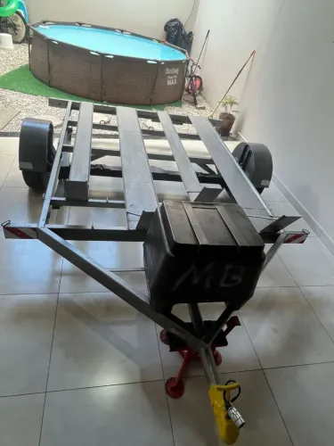 Carretinha diferenciada 4 motos