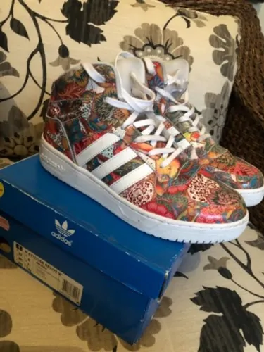 Tênis Adidas farm 
