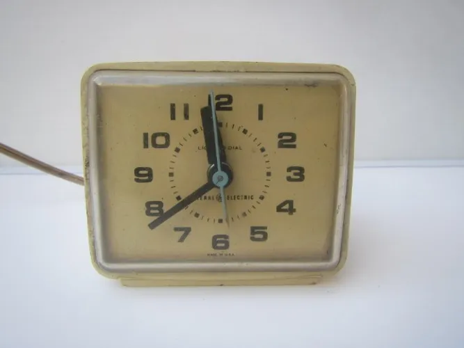 Relogio de mesa Antigo General Eletric