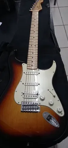 Guitarra fender mexicana novinha