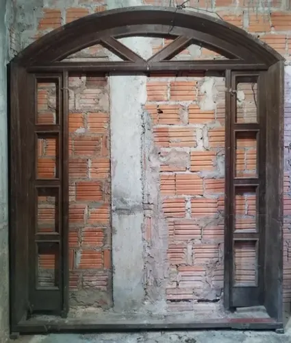 Esquadria Arqueada de Madeira Sucupira