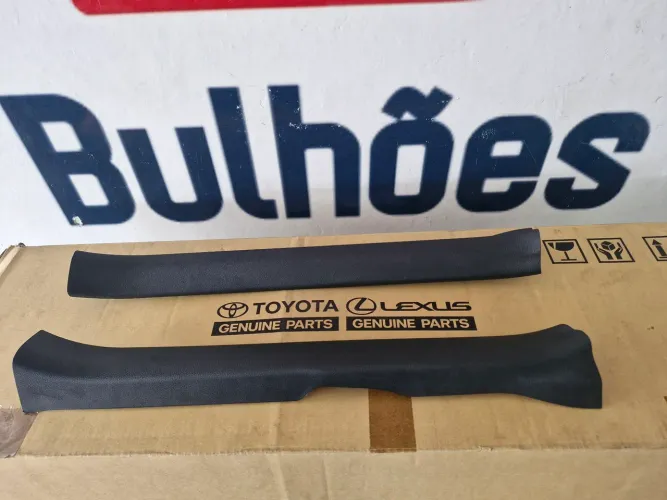 Par de soleira Porta dianteira Toyota Corolla 2021 a 2024 Original 