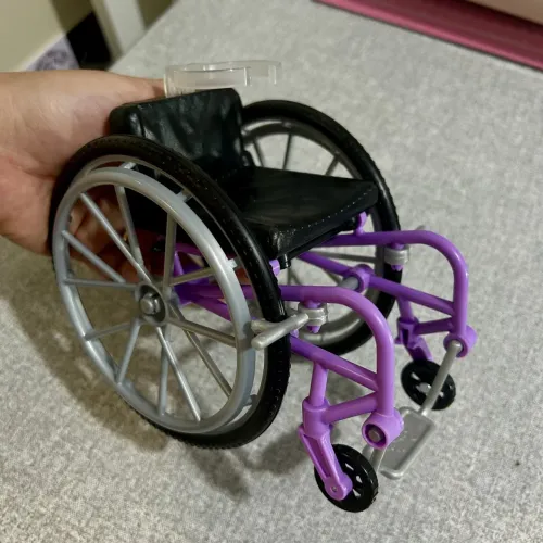 Cadeira de rodas para boneca Barbie