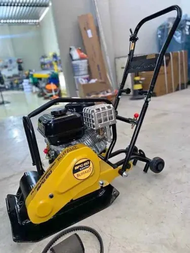 Placa Vibratória 65kg a gasolina Motor 7.5Hp - Buffalo (Nova/Loja)