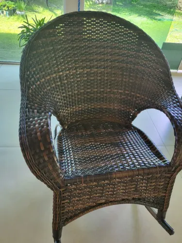 Cadeira de Balanço em Vime -  Conforto e Estilo