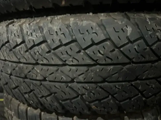 Pneu 205/70/15 Bridgestone  85 % Vida Util.
