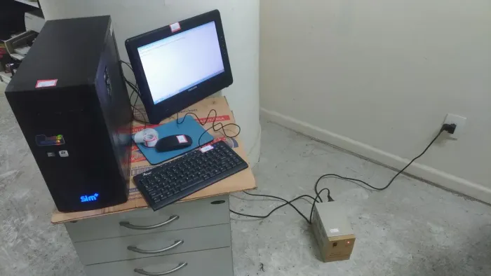 Computador kit completo, antigo, vários conjuntos, no estado.