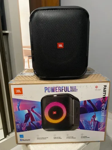 Caixa de Som JBL Partybox Encore Essential 100 watts RMS Grave Forte Com Caixa