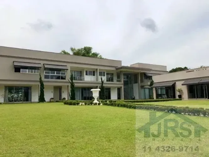 Sobrado à venda em Cotia, Granja Viana, com 5 suítes, com 1500 m²