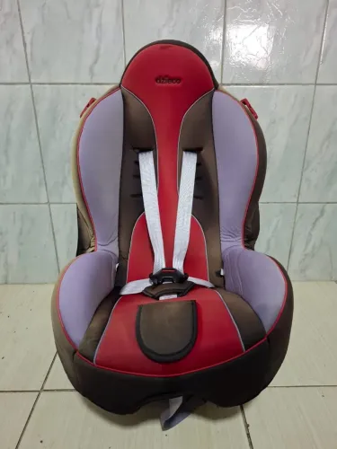 Vendo cadeirinha crianca para carro apartir dr 80 reais 