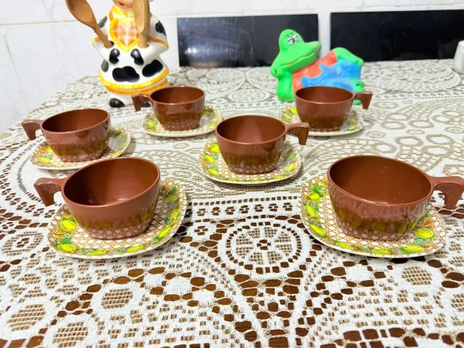 Conjunto de seis xícaras para chá em melanina dos anos 60/70 Goyana