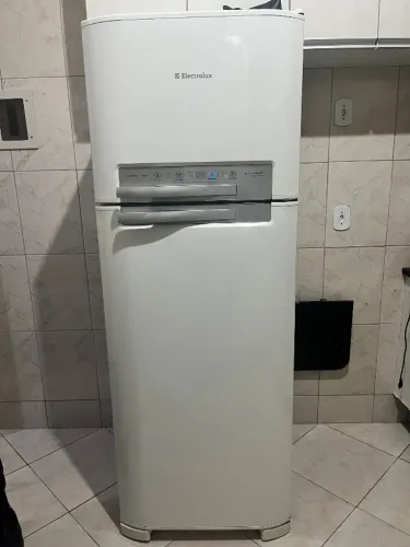 Geladeira/Refrigerador Electrolux Frost Free - Duplex 430L Celebrate Blue Touch DF50
