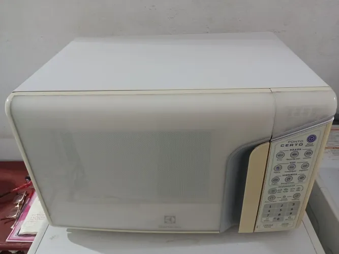 Microondas Eletrolux 31 litros