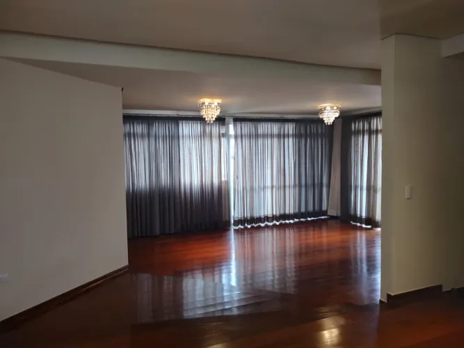 Vendo apartamento proximo a Rua Fernando de Noronha Centro de Londrina