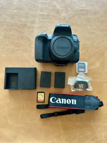 Camera Canon EOS 77D (corpo) - semi nova