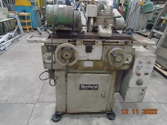 Retifica Cilíndrica marca MyFord