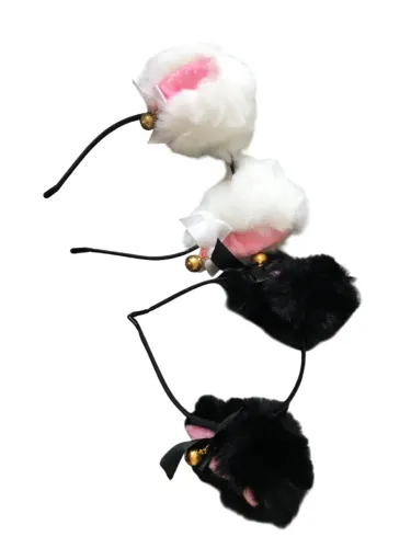 par de orelhas de gato com sinos